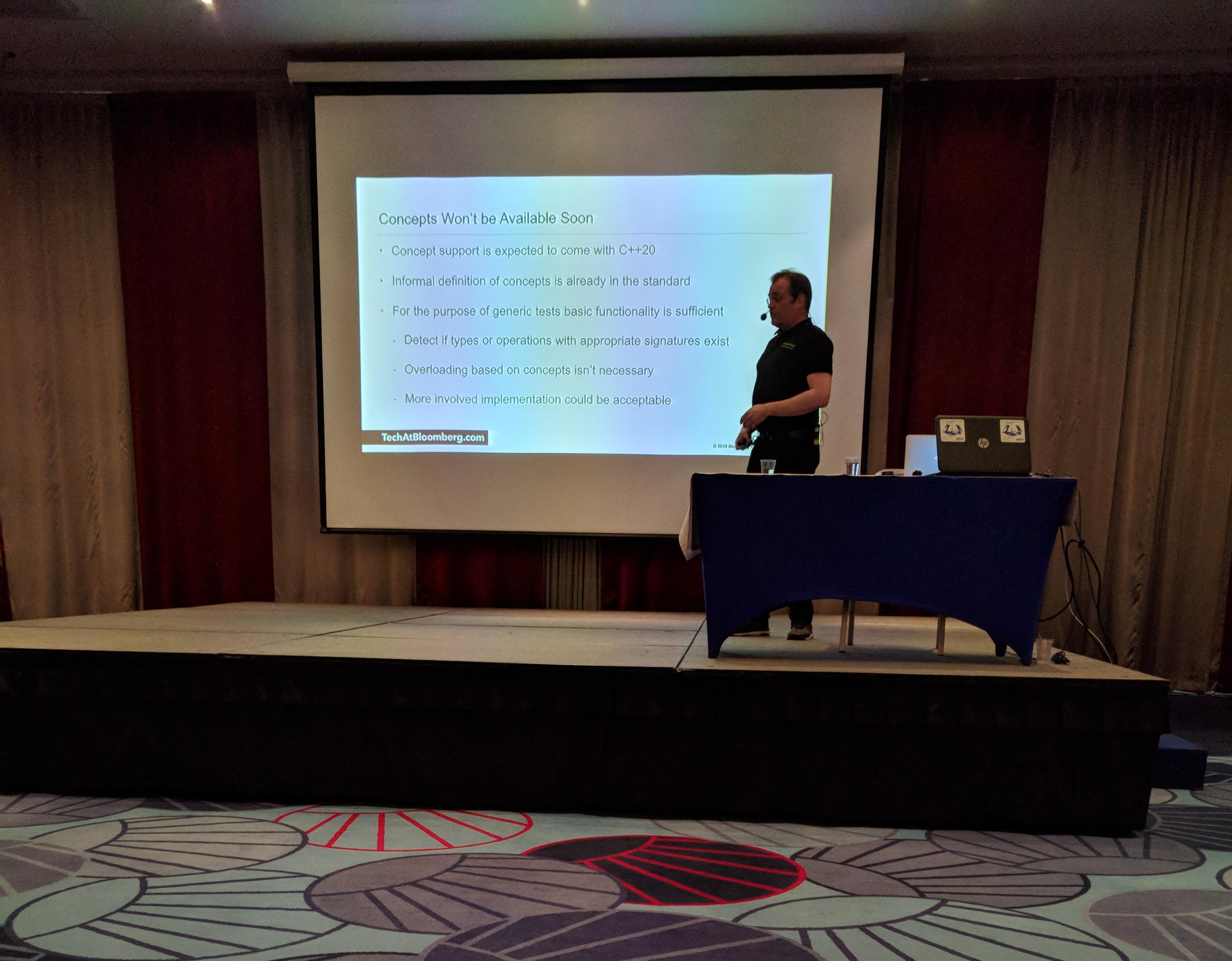 Dietmar Kühl giving a talk about concept-based testing